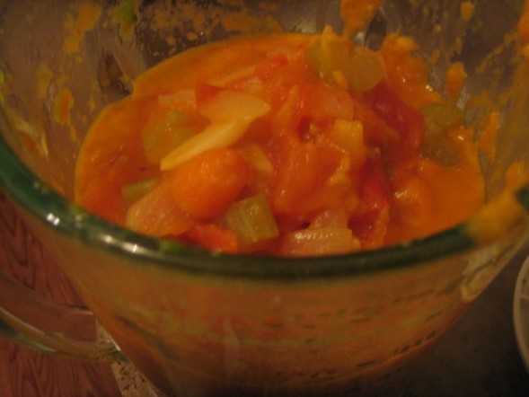 making-napoli-sauce1