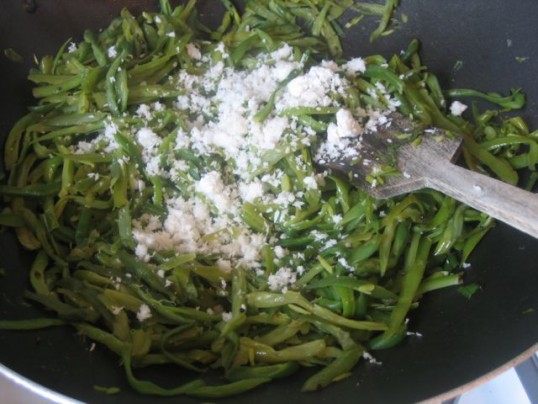 french-style-green-beans-with-coconut-added